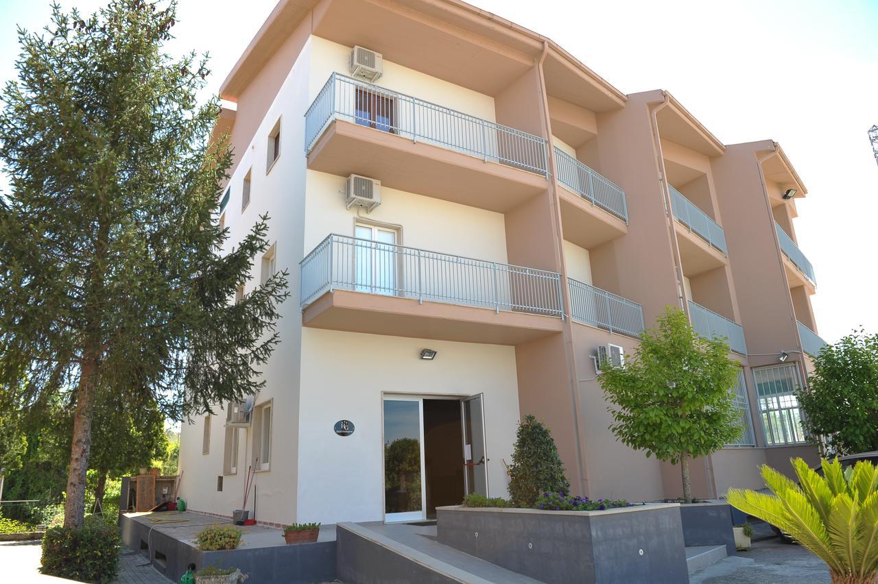 Sant'Arcangelo  Albergo " Il Gattopardo" Di Esposito Carmela & C Sas מראה חיצוני תמונה